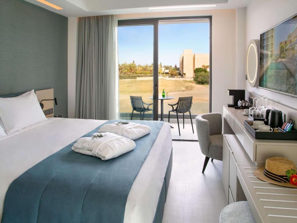 Mercure Larnaca Beach Resort Exterior foto