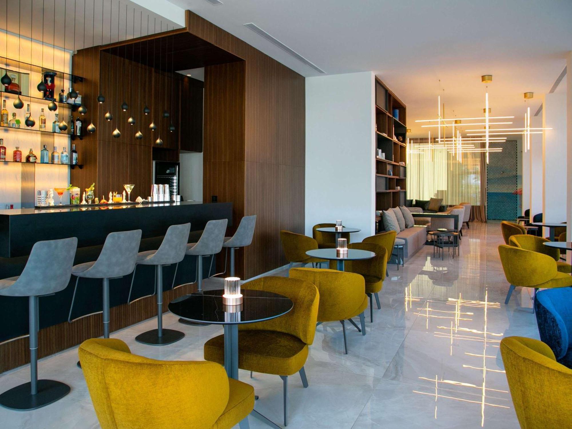 Mercure Larnaca Beach Resort Exterior foto