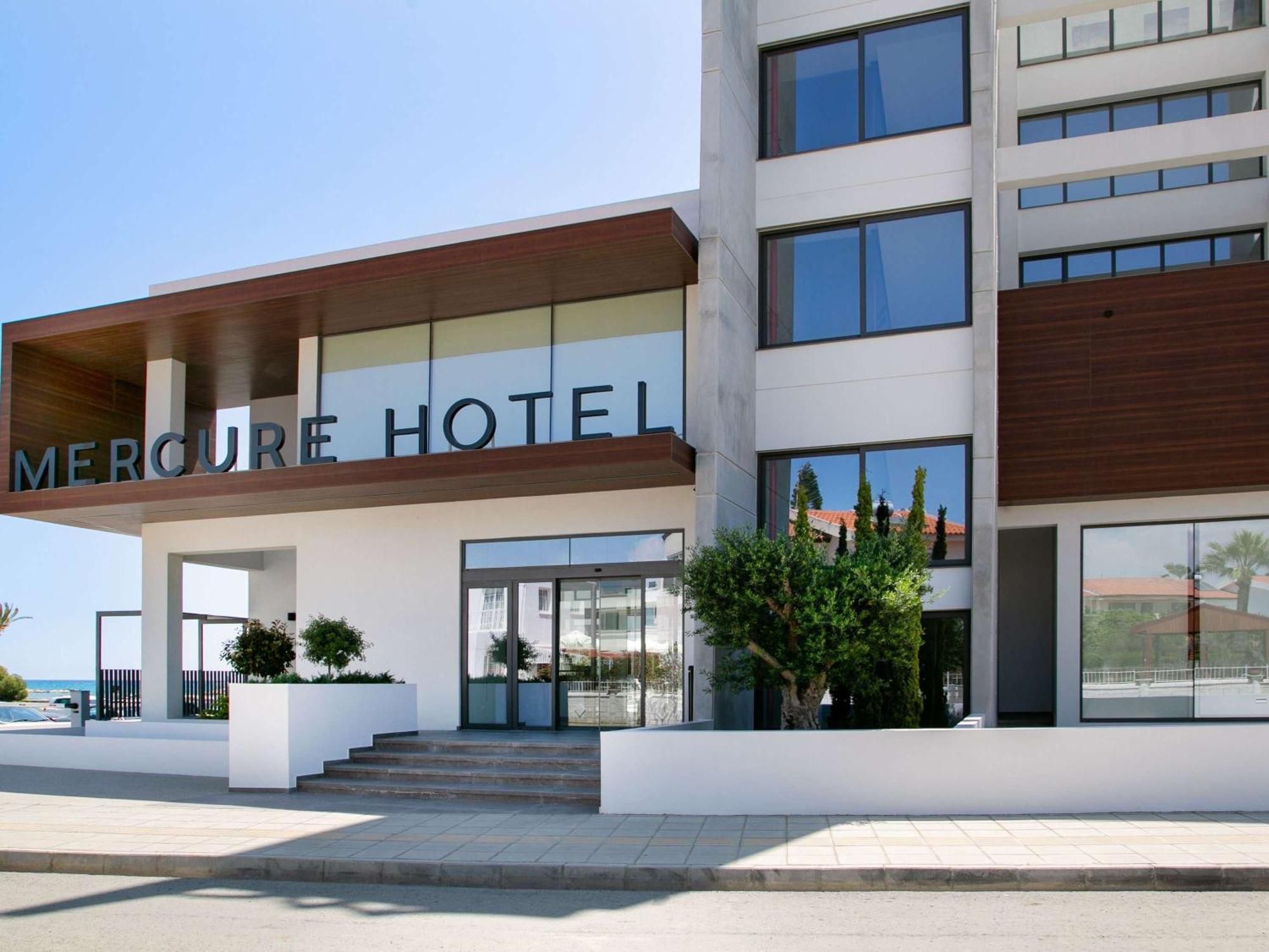 Mercure Larnaca Beach Resort Exterior foto