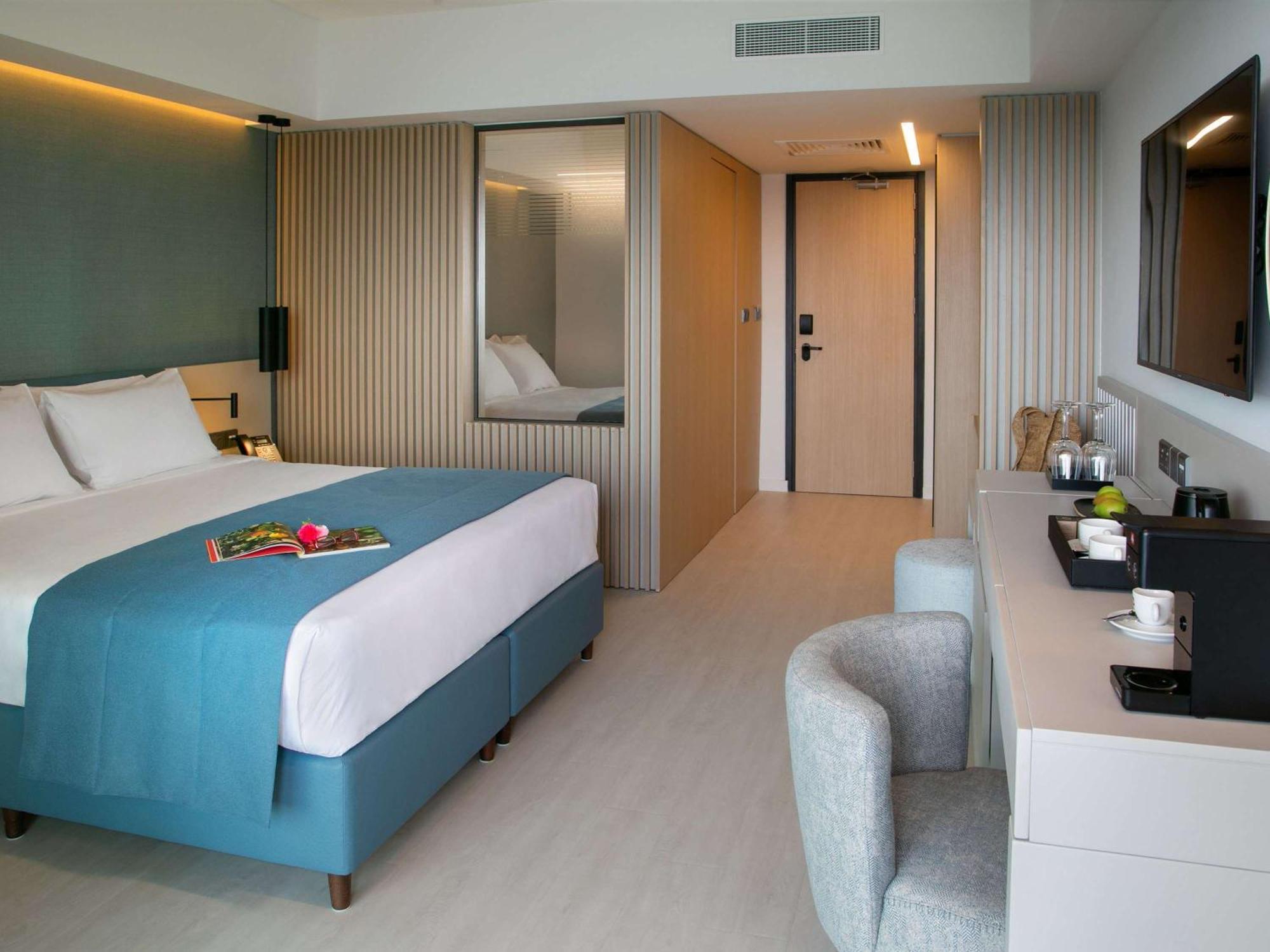 Mercure Larnaca Beach Resort Exterior foto