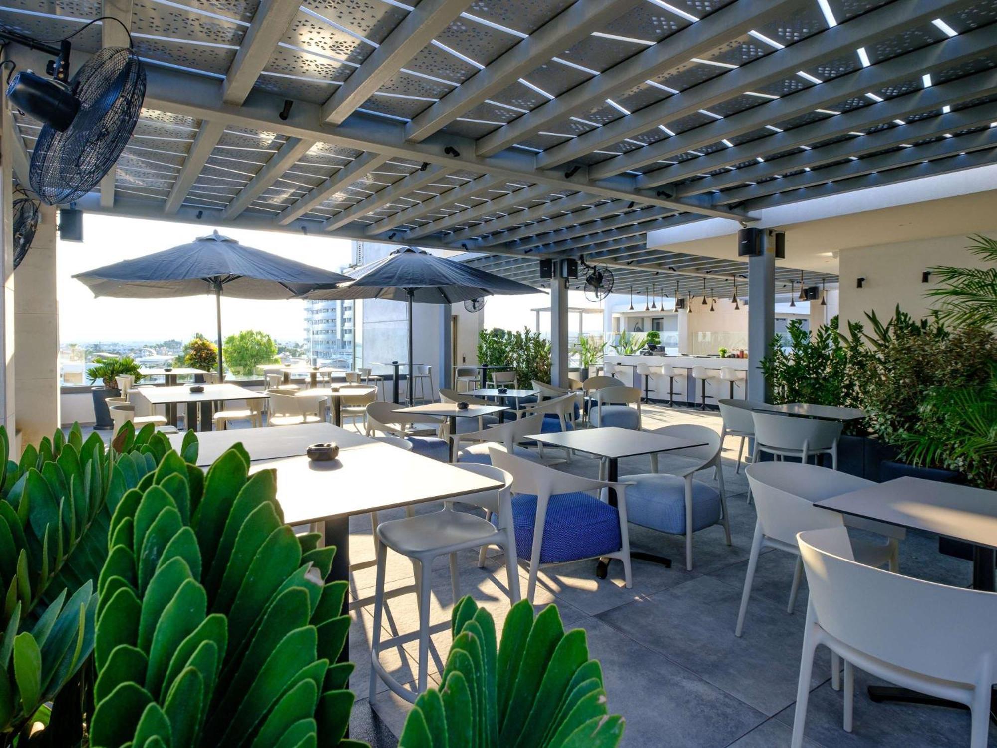 Mercure Larnaca Beach Resort Exterior foto