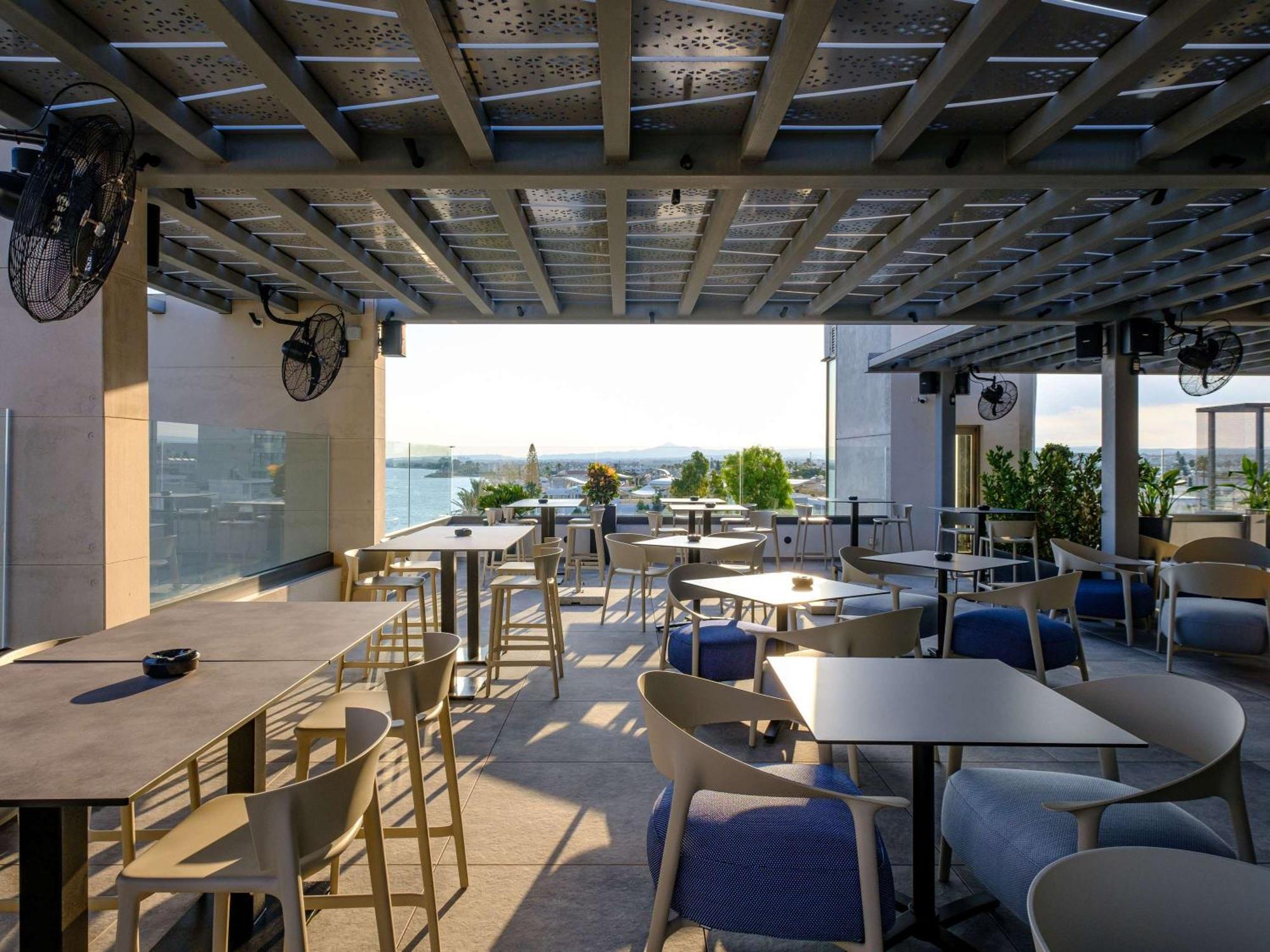 Mercure Larnaca Beach Resort Exterior foto