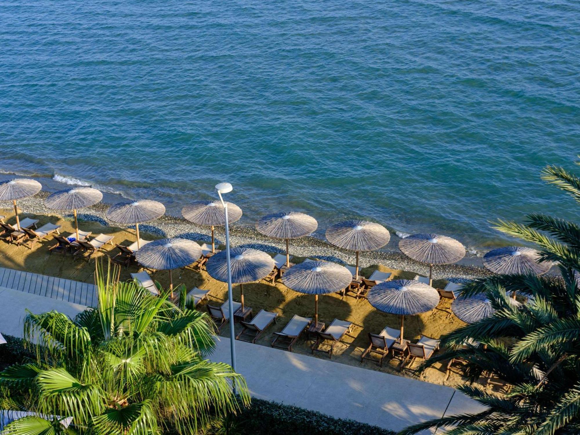 Mercure Larnaca Beach Resort Exterior foto